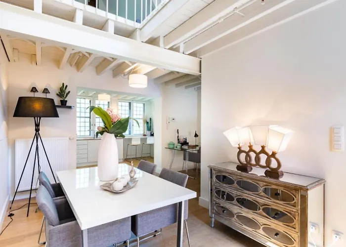 Antwerp Old Town Triplex Apartment